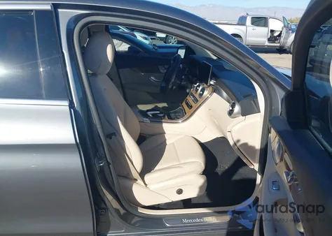 2017 Mercedes-Benz Glc 300 Coupe 4Matic z USA, uszkodzony, nr VIN WDC0J4KB1HF257027